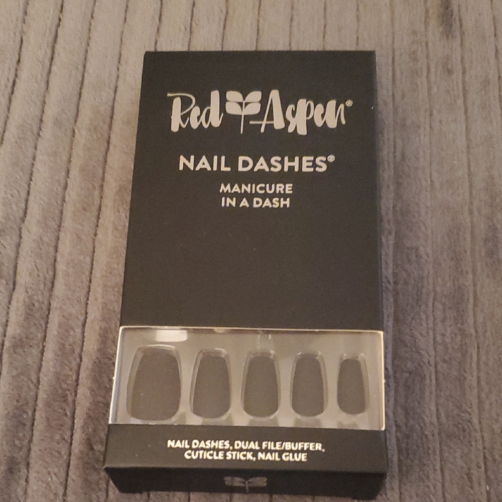 Red Aspen Black Press-On Nails